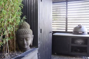 Donkerwit tuinmakers _ buitenkeuken.